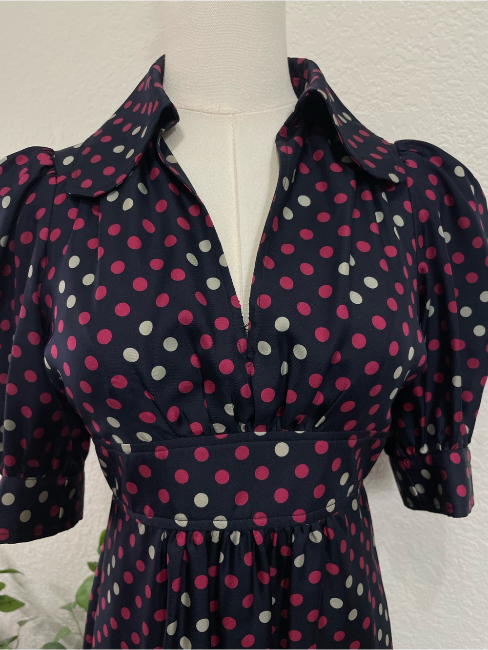 Betsey Johnson 100% Silk Polka Dot Dress Size 4 - Picture 2 of 9